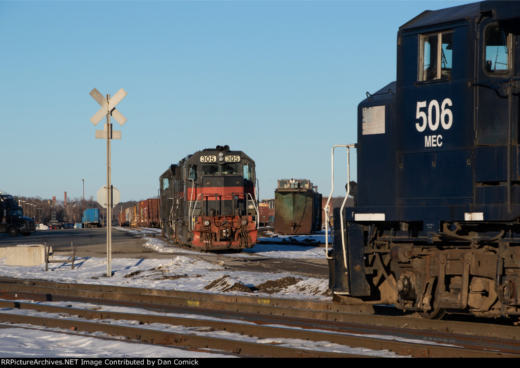 MEC 305 & MEC 506 at Waterville Yard